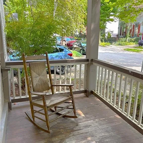 18 Irving Pl — Photo 3