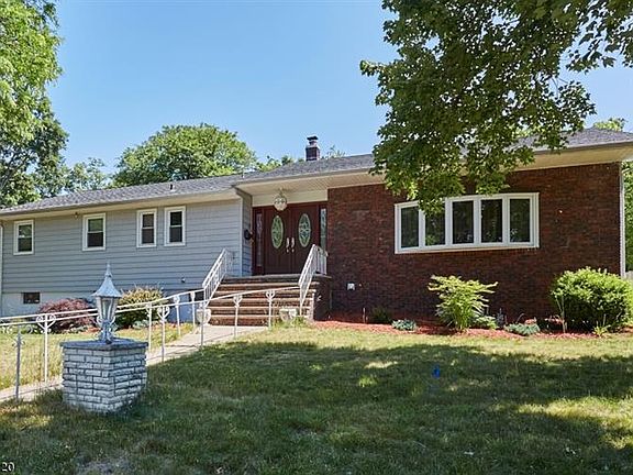 3rd image of 45-49 Korwel Cir