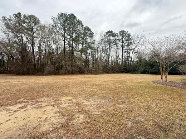 1305 Broadwater Dr, Sumter, SC 29150