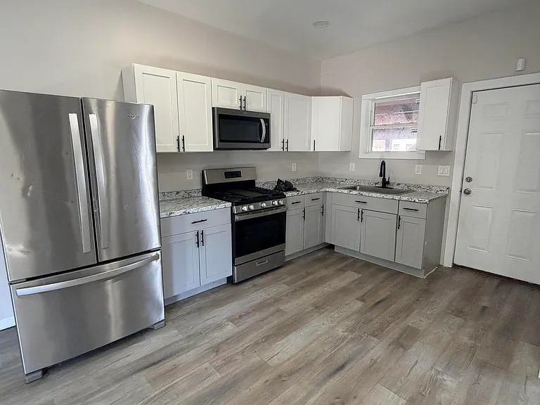 1014 Capouse Ave #2 — Photo 2
