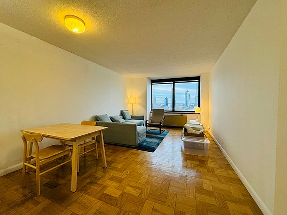 3rd image of 415 E 37th St APT 16B