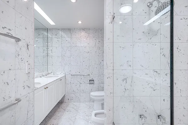 Rented by Transco | media 17