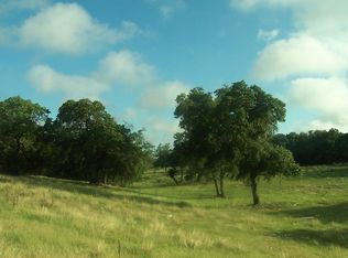 15 Zenner Ahrens Rd, Fredericksburg, TX 78624