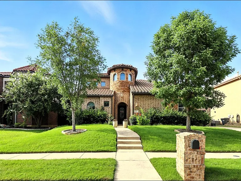 1733 Adalina Dr — Photo 2