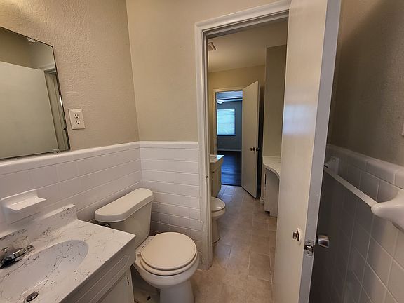 5th image of 368 S Nachita Dr