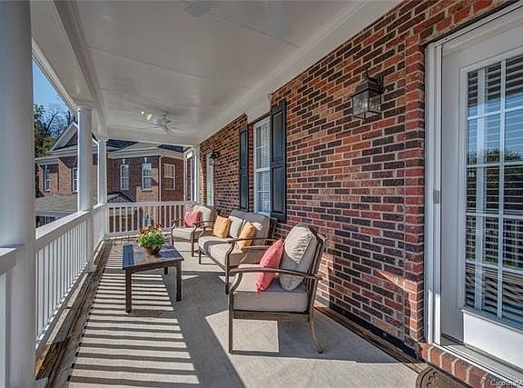 3rd image of 104 Saint Giles Ct