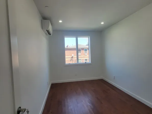 2041 Strauss Street image 21 of 40