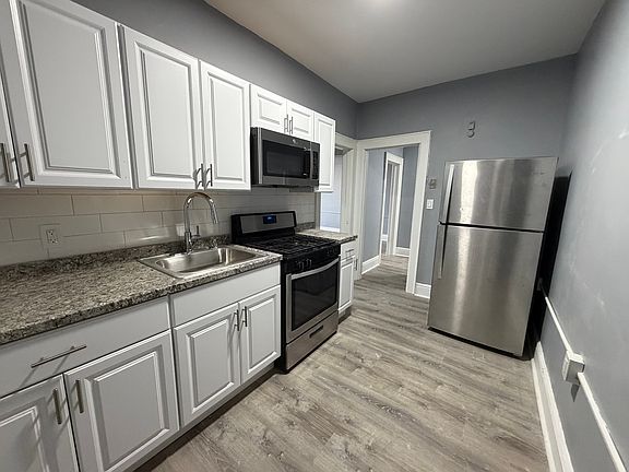 3rd image of 251 Lafayette Ave APT 14