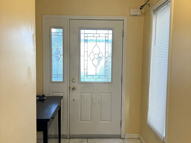 252 Lemon Grass Cres — Photo 2