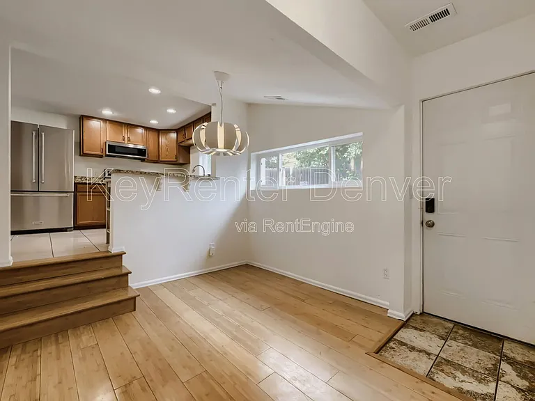 4870 Beach Ct — Photo 3