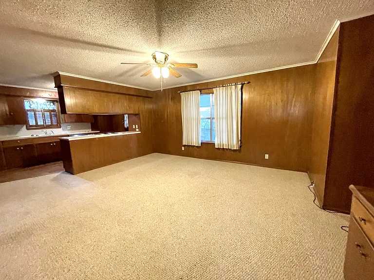 905 Cottonwood St — Photo 8