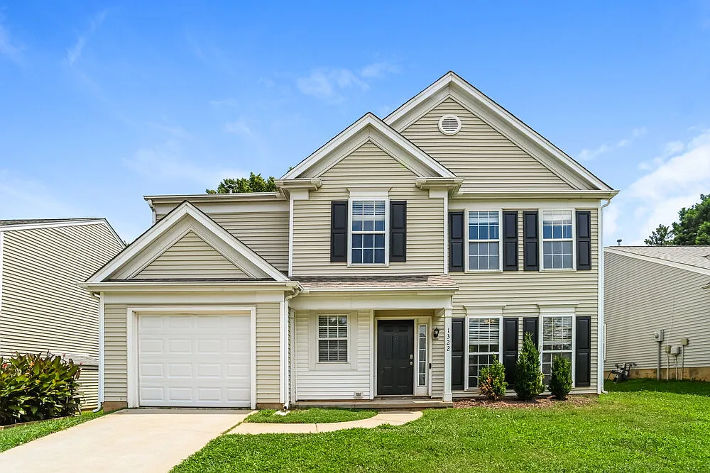 3 bed, 2.5 bath, 1786 sqft, $2,025 — Photo 1