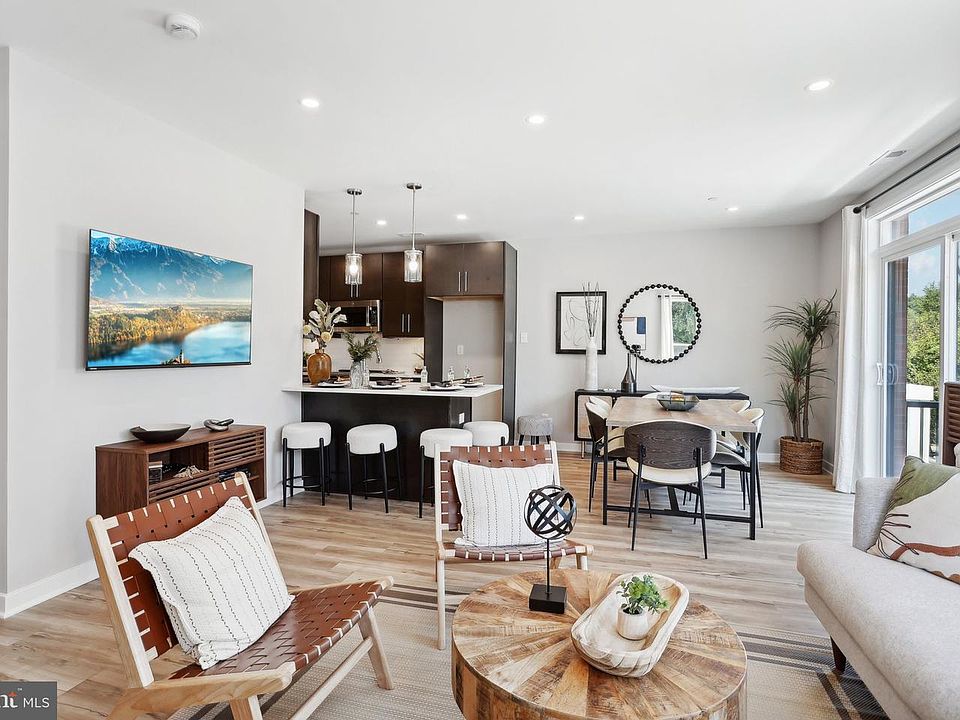 1st image of 920 Riverplace Dr #20M