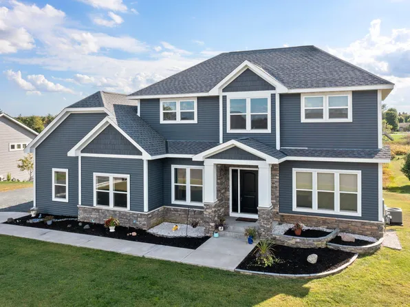 601 Kreekview Dr, Osceola, WI 54020