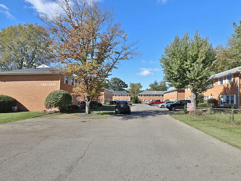 3427 Maize Rd — Photo 27