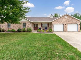 2000 Richview Dr, Saint Jacob, IL 62281