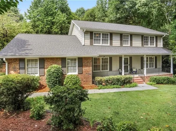 5038 Heatherdale Ln, Dunwoody, GA 30360