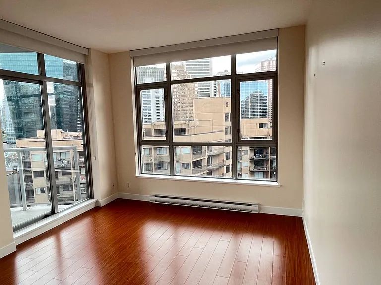 1050 Smithe St #803 — Photo 7