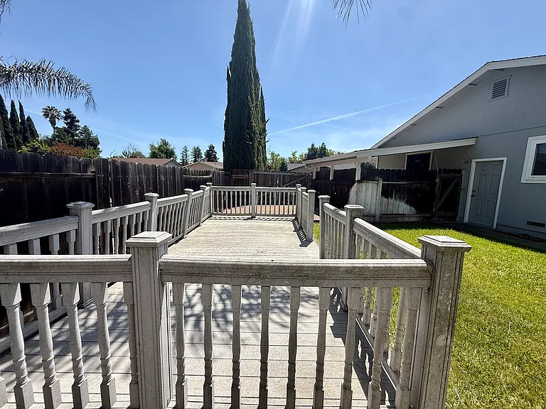 2810 Miller Ct — Photo 39