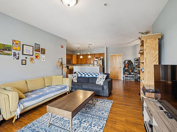 3rd image of 863 Flynn St APT 302