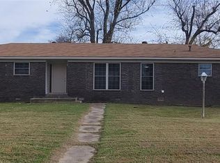 17 Longstreet Dr, Little Rock, AR 72206