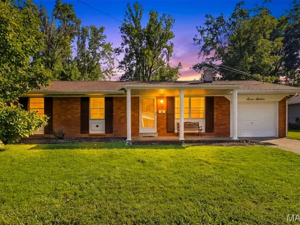 716 W Van Buren St, Millstadt, IL 62260