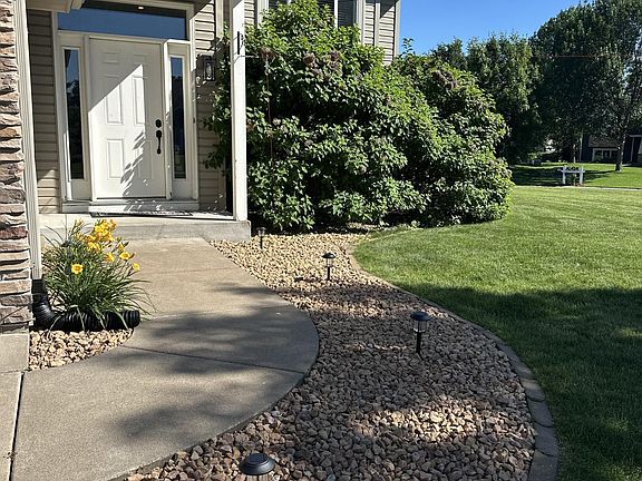 5th image of 15347 Wintergreen St NW