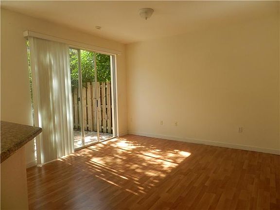 3rd image of 8403 NW 113th Psge
