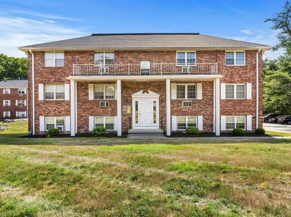 428 Great Rd APT 13, Acton, MA 01720