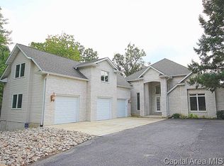 13 Fairview Ln, Springfield, IL 62711