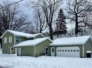 230 Newman St, Charlevoix, MI 49720