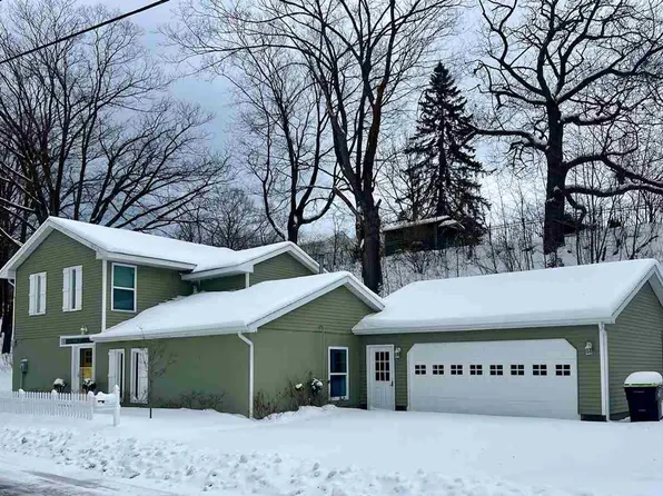 230 Newman St, Charlevoix, MI 49720