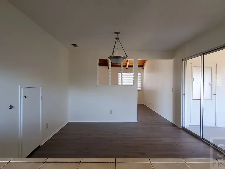 812 Emerald Ct — Photo 8