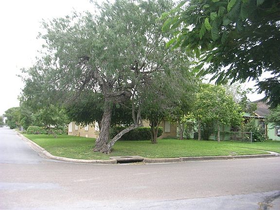 3rd image of 301 W Filmore Ave