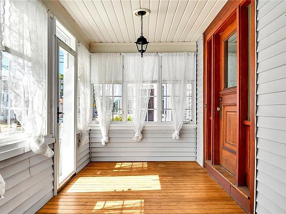 5th image of 1058 Narragansett Blvd