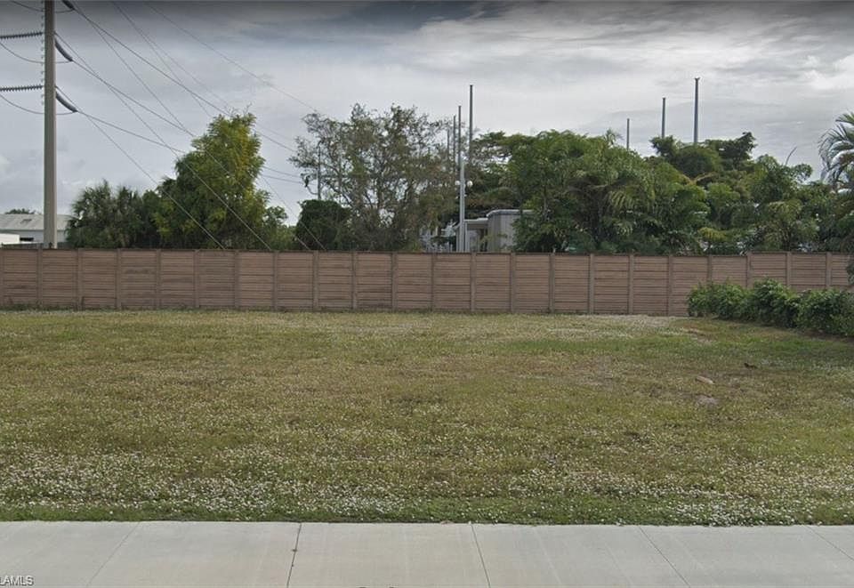 1st image of 421 S Heathwood Dr