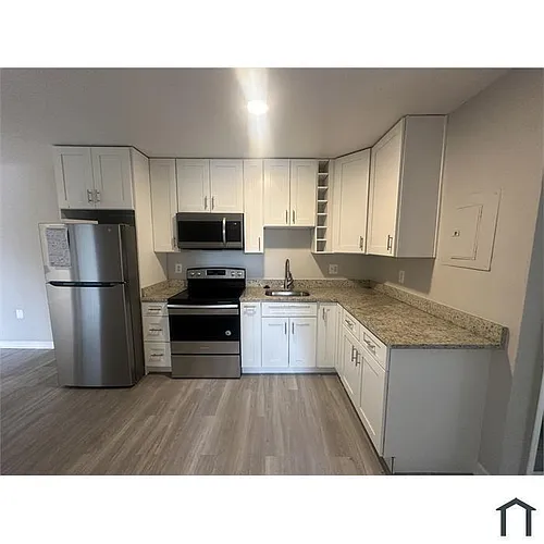 5049 D St SE Photo 1
