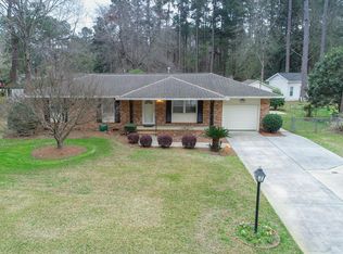 708 Old Golf Rd, Summerville, SC 29483