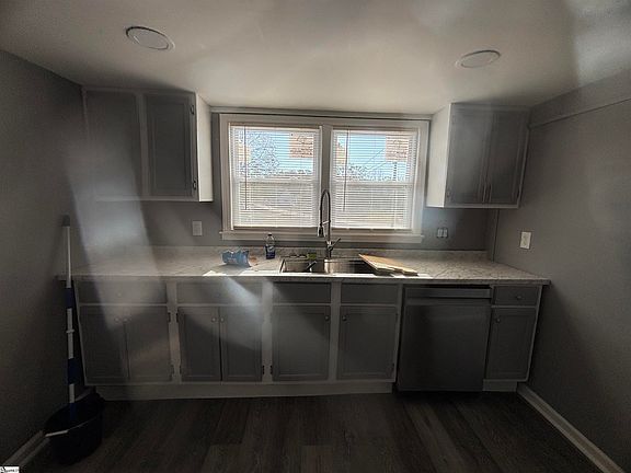 2nd image of 18 Adger St