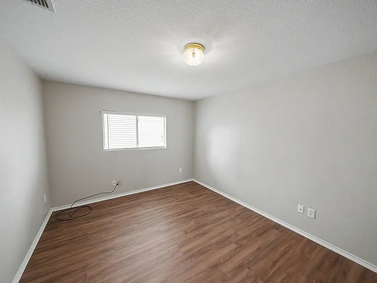 11114 Hillsdale Loop — Photo 32