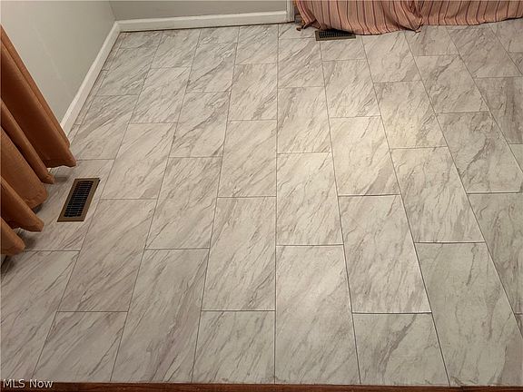 5th image of 7535 Hickory Rd