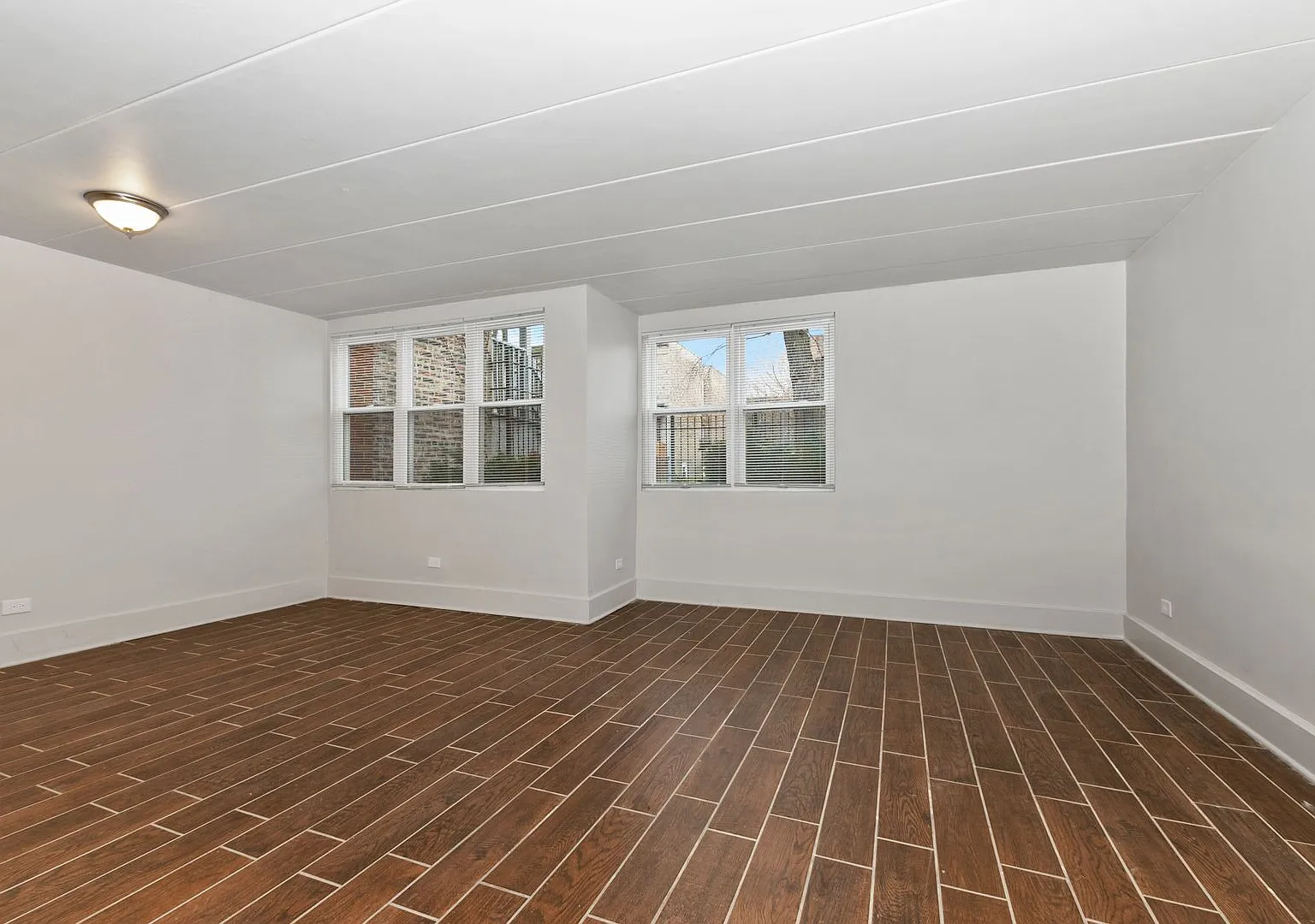 6603 S Rhodes Ave — Photo 3
