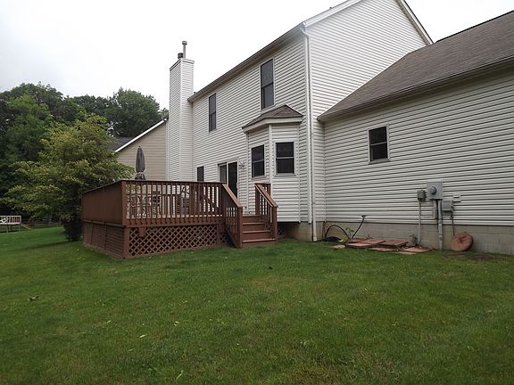 3rd image of 1079 Woodglen Cir