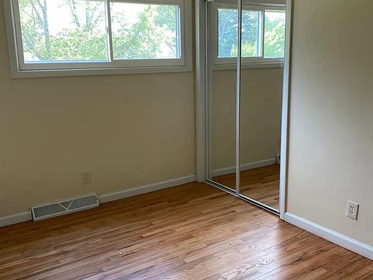 650 Beverly Hills Dr — Photo 8