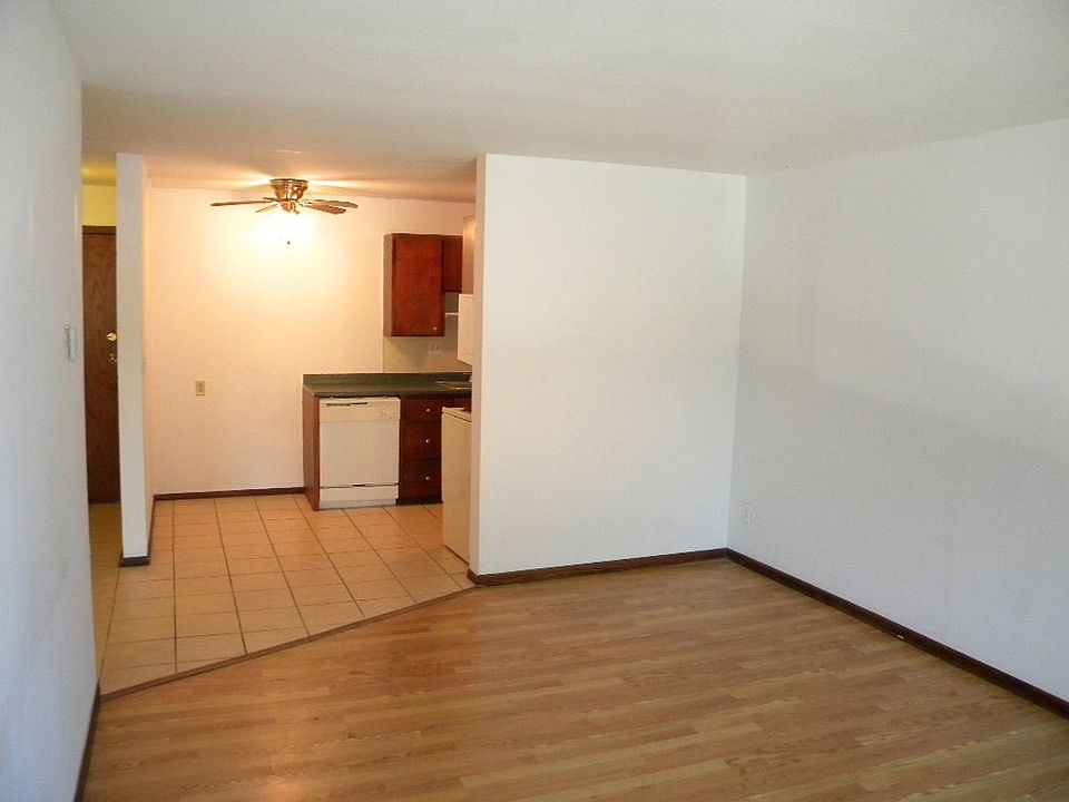 1st image of 904-912 21st Ave S #216