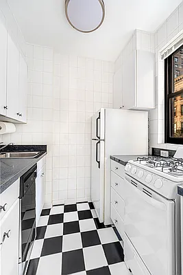 Rented by Compass | media 9