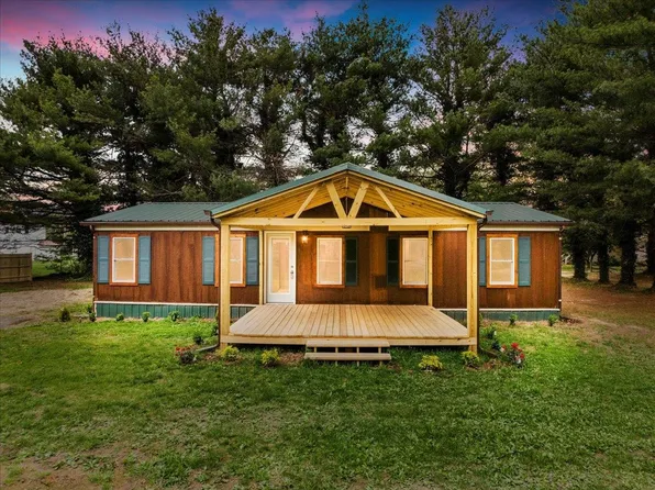 122 Clowers Dr, Elliston, VA 24087