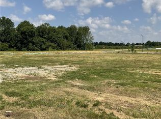 3203 E Kenwood St #X, Siloam Springs, AR 72761