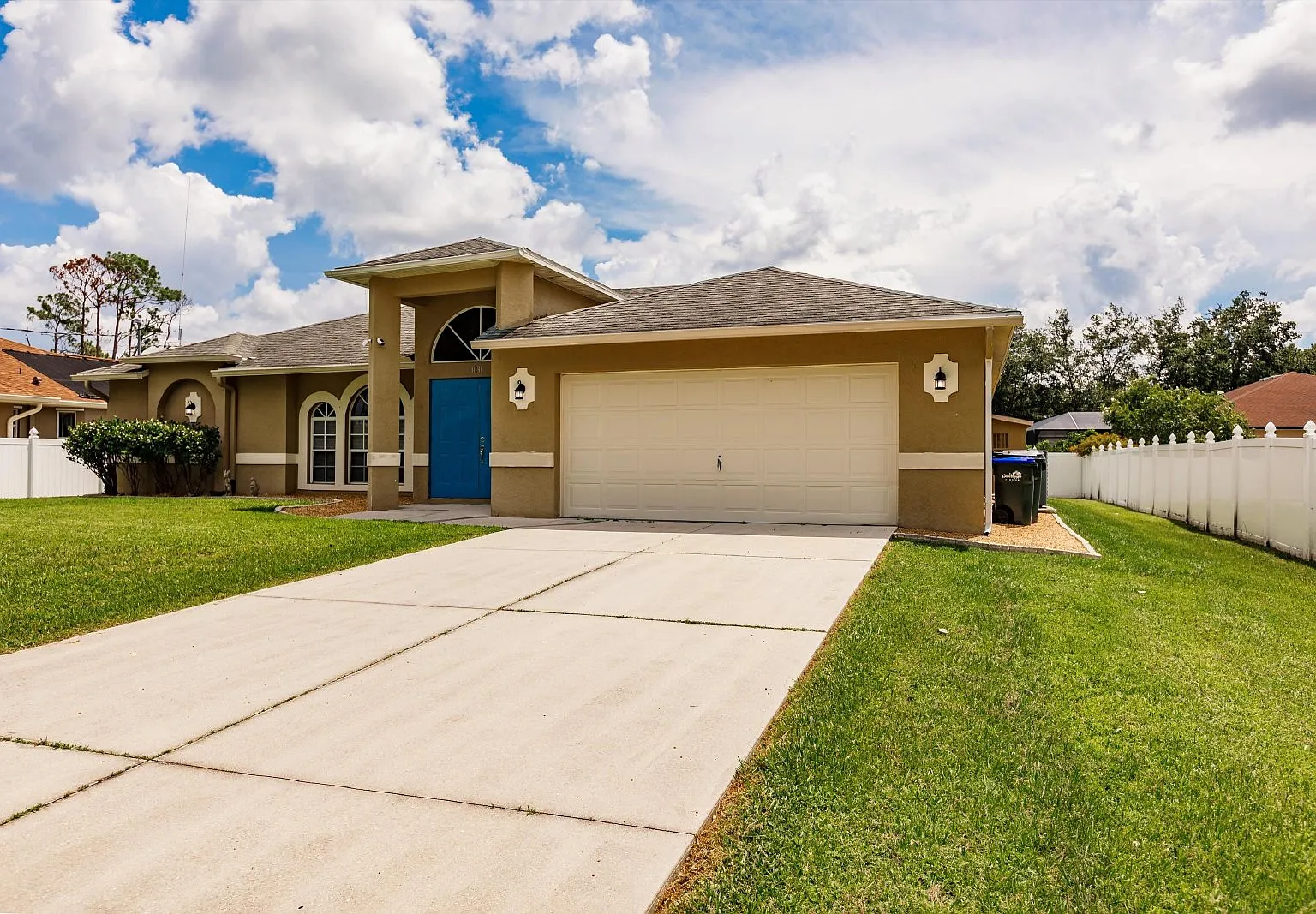 3 bed, 2.0 bath, 2537 sqft, $3,500 — Photo 1