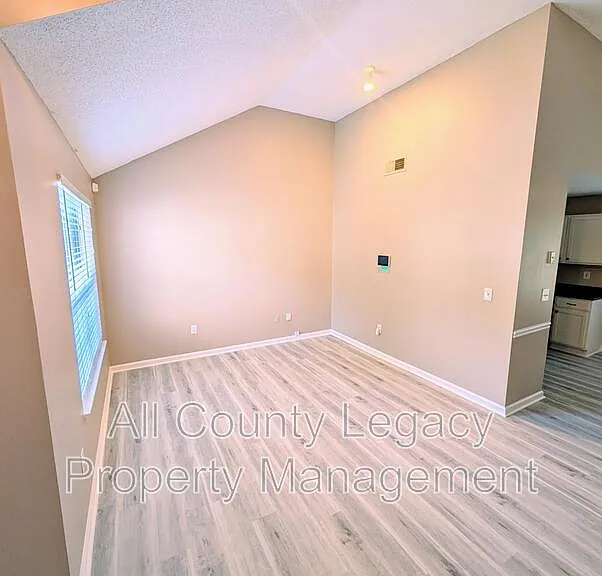 760 Mountain Ridge Way — Photo 4